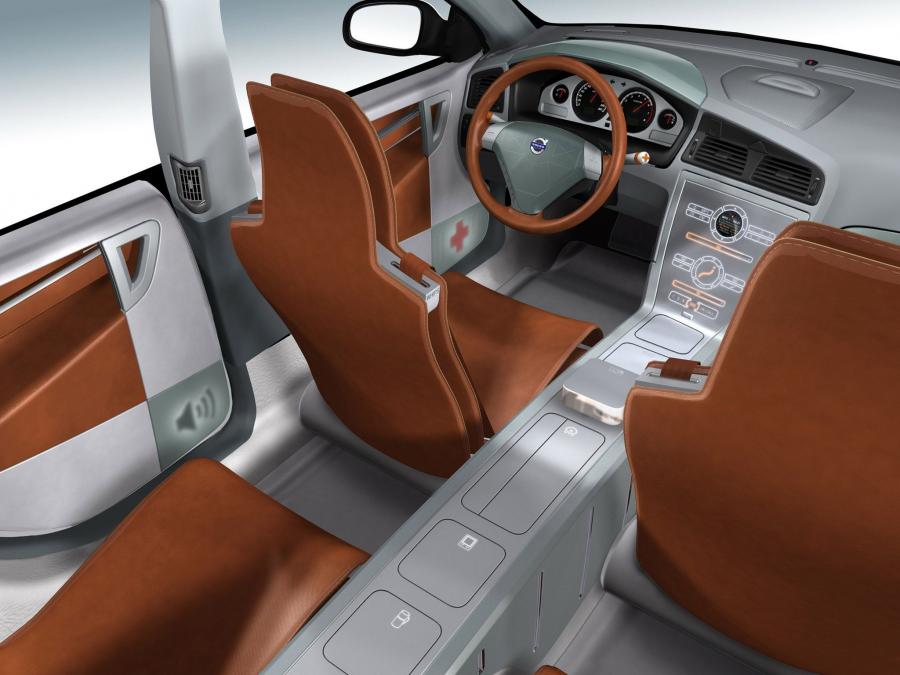  Volvo Adventure Concept Car 2002 года  (фото 8 из 12)